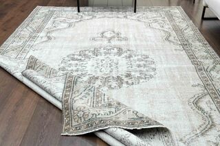 Farmhouse Decor Vintage Rug - Thumbnail