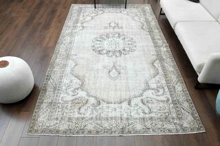 Farmhouse Decor Vintage Rug - Thumbnail