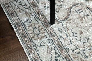 Farmhouse Decor Vintage Rug - Thumbnail