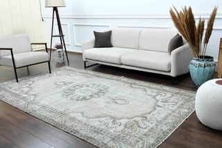 Farmhouse Decor Vintage Rug - Thumbnail