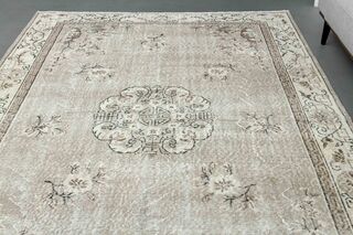 Hand-Knotted Vintage Turkish Rug - Thumbnail