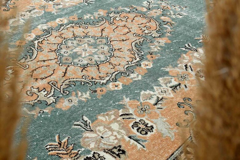 Special Hand Woven Vintage Turkish Rug