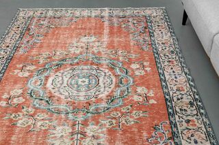 Handmade Vintage Turkish Rug - Thumbnail