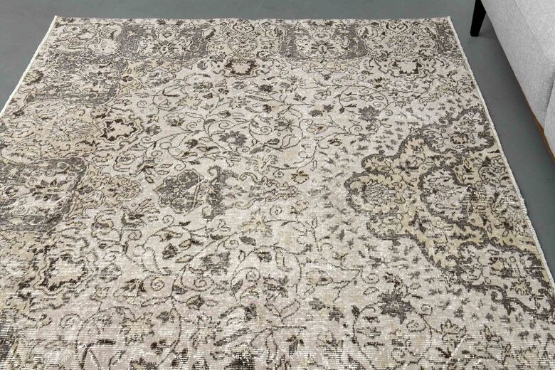 Neutral Floral Vintage Turkish Rug