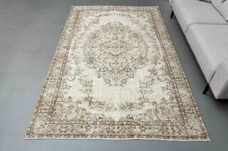 Neutral Bohemian Vintage Rug - Thumbnail