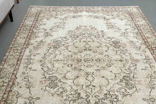 Neutral Bohemian Vintage Rug - Thumbnail