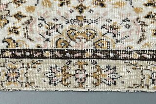 White Floral Rustic Rug - Thumbnail