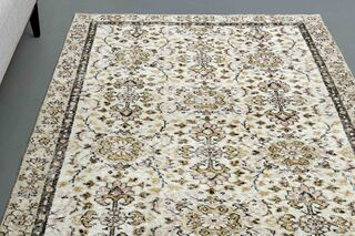 White Floral Rustic Rug - Thumbnail