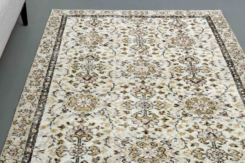 White Floral Rustic Rug