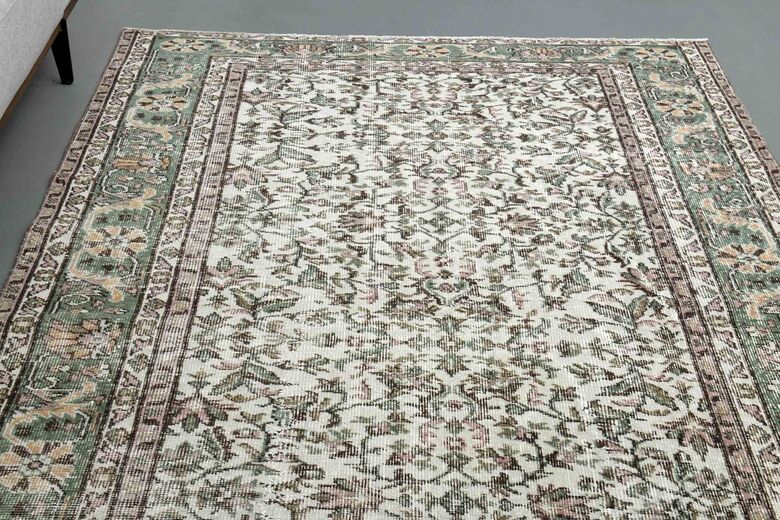 Handwoven Wool Oushak Rug