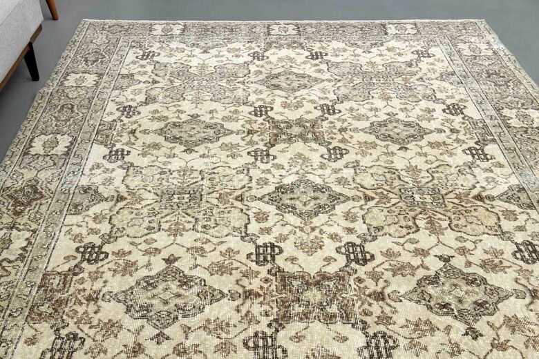 Oushak Turkish Wool Rug