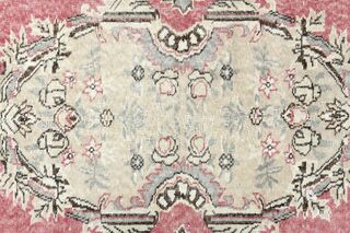 Shabby Chic Decor Vintage Rug - Thumbnail