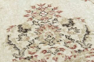 Minimalist Details Vintage Rug - Thumbnail