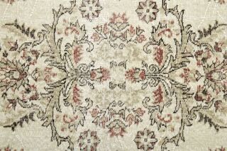 Minimalist Details Vintage Rug - Thumbnail