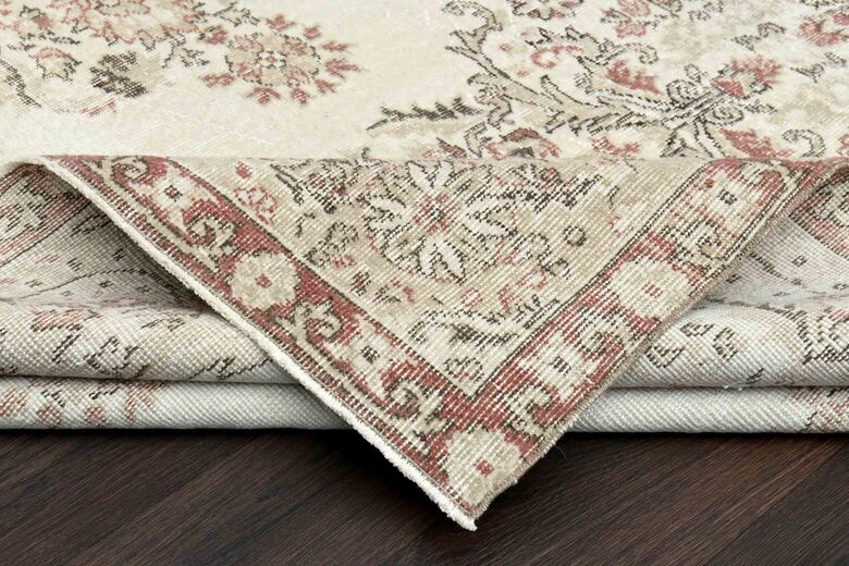 Minimalist Details Vintage Rug