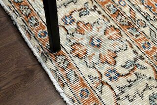 Farmhouse Decor Vintage Turkish Rug - Thumbnail