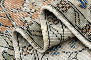 Farmhouse Decor Vintage Turkish Rug - Thumbnail