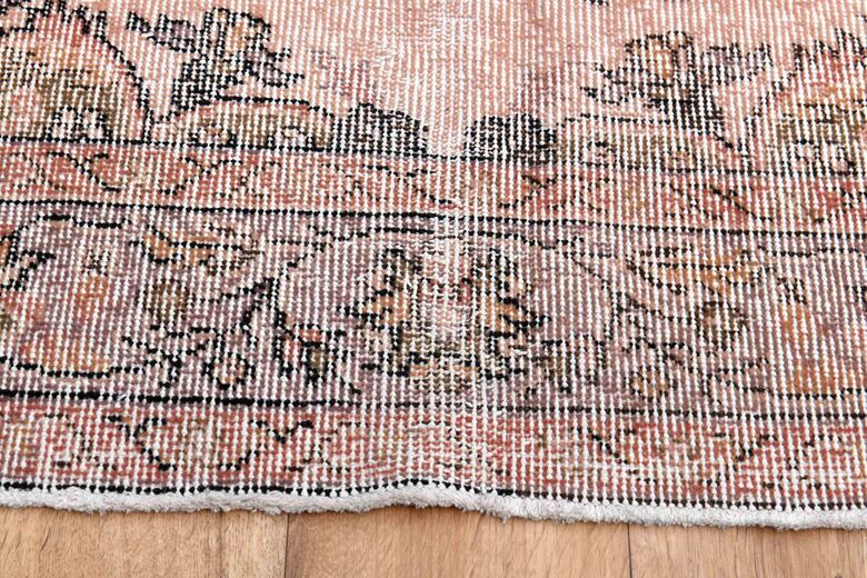 Minimalist Shabby Chic Decor Turkish Rug