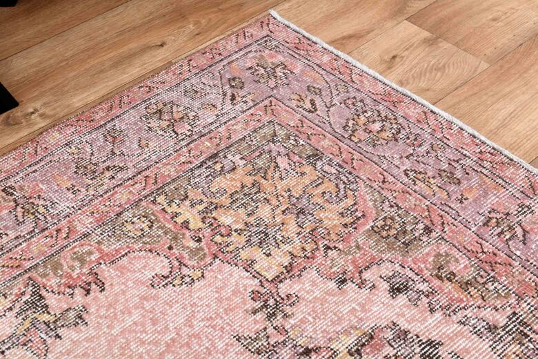 Minimalist Shabby Chic Decor Turkish Rug