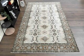 Wool Floral Pattern Turkish Area Rug - Thumbnail