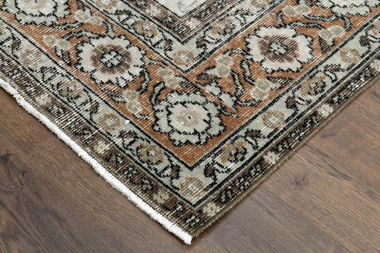 Wool Floral Pattern Turkish Area Rug