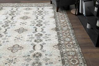 Wool Floral Pattern Turkish Area Rug - Thumbnail