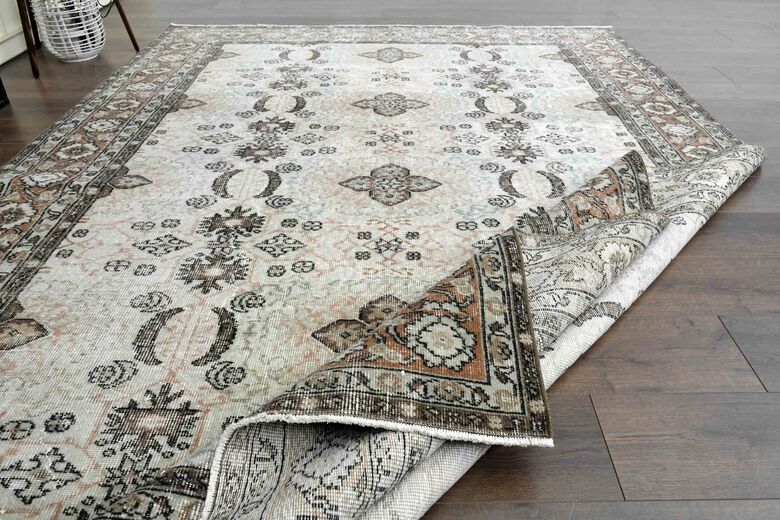 Wool Floral Pattern Turkish Area Rug