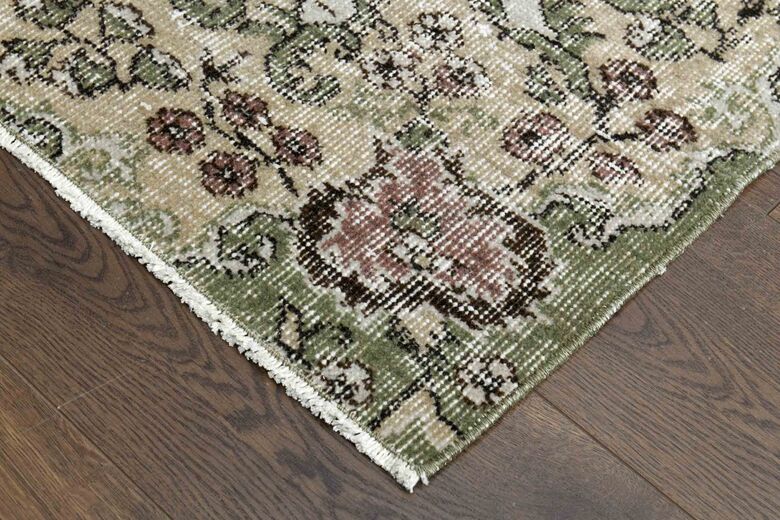 Floral Pattern Vintage Turkish Rug