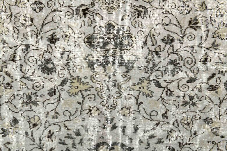 Floral Pattern Oushak Rug