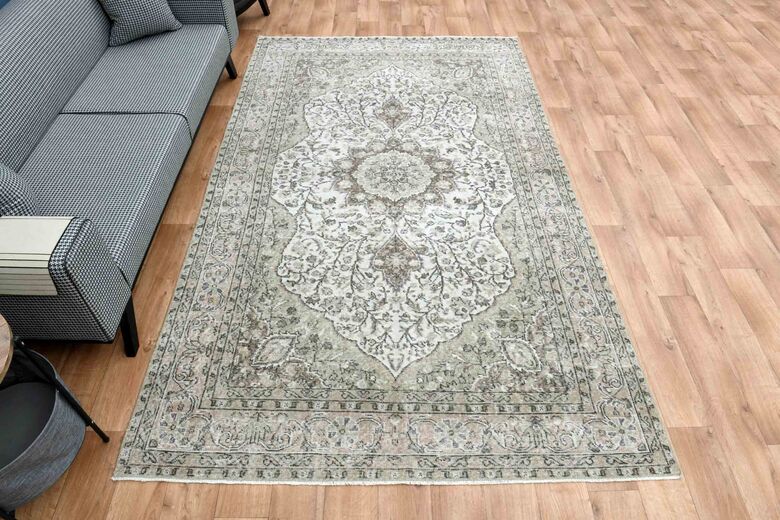 Vintage Oriental Turkish Area Rug