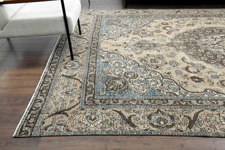 Oriental Vintage Turkish Rug